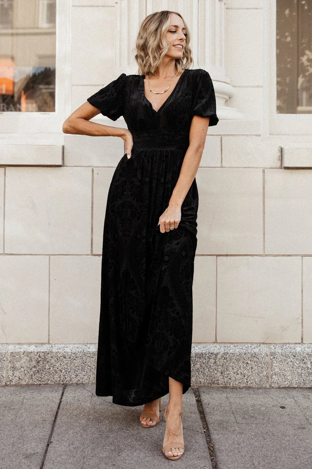 Leslie Velvet Maxi Dress | Black